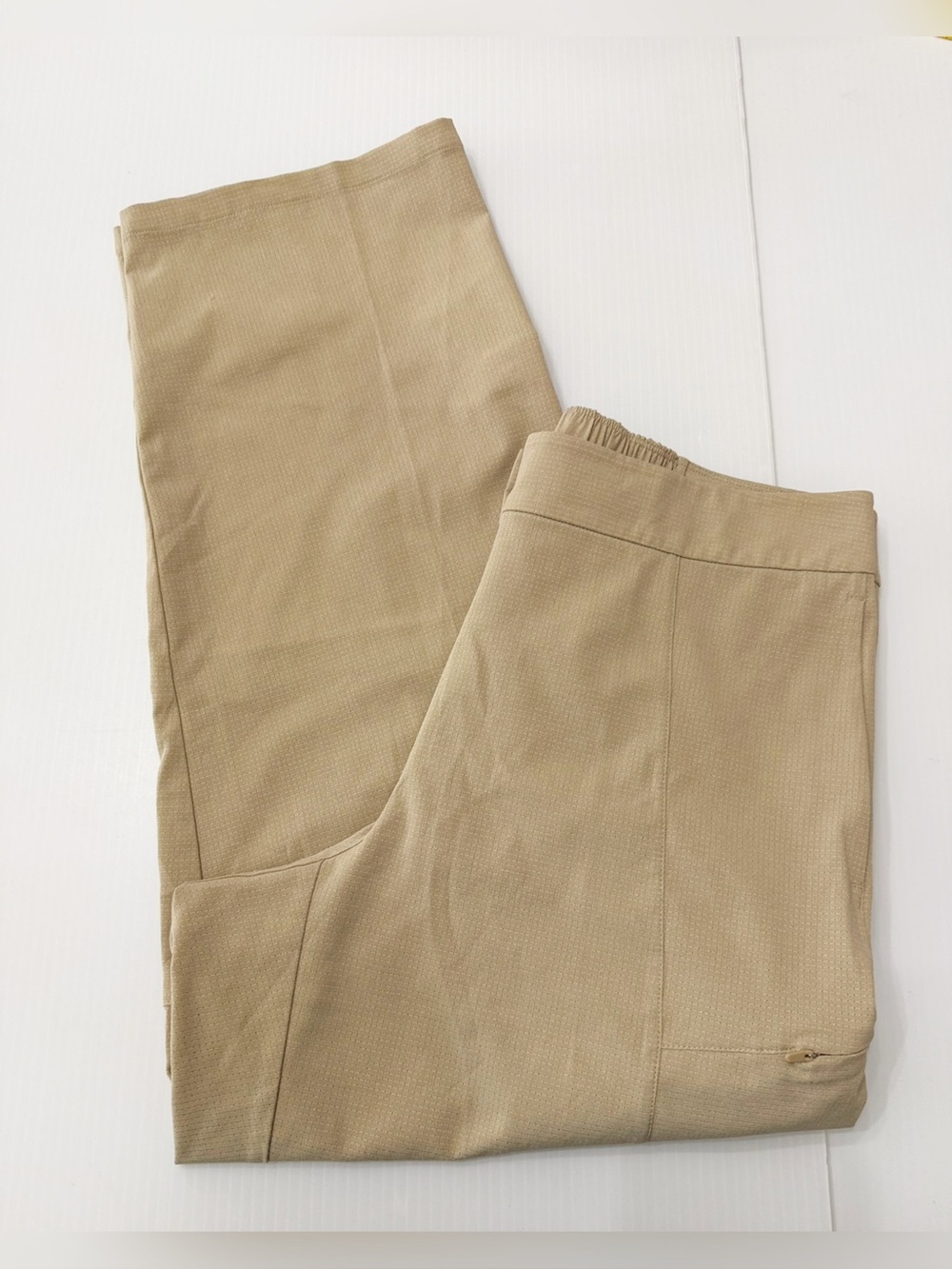 Lululemon Ventlight Cargo Mid Rise Crop Pants Size 8